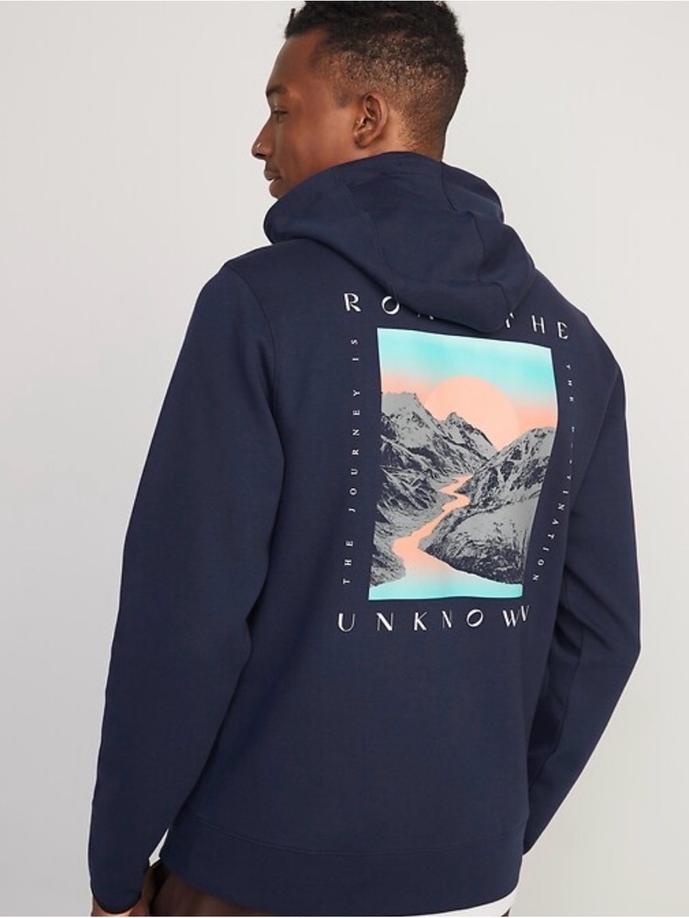 Old Navy Dynamic Fleece Graphic Pullover Hoodie in the Navy size Medium